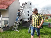 Sněhulák se změnil na Velikonočního zajíce